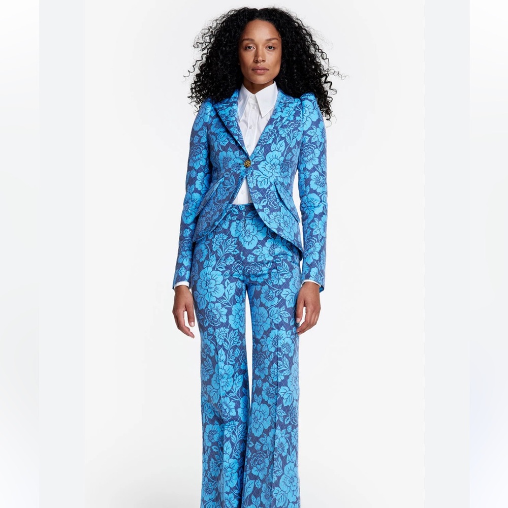 Full Smythe blue floral suit